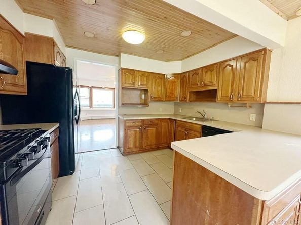 203 29th Street, Lindenhurst NY 11757