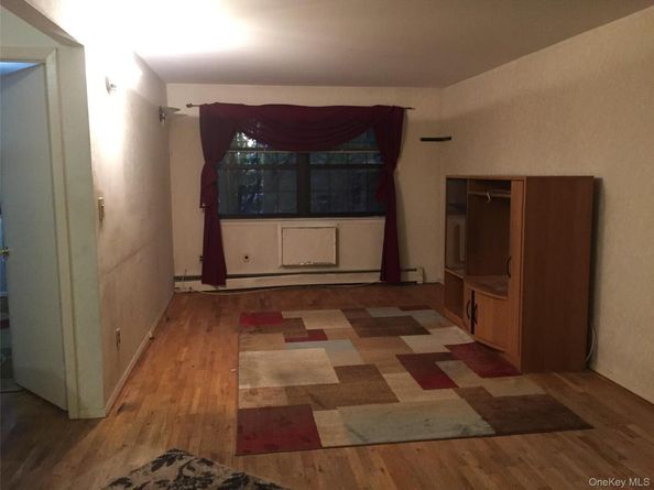 219-38 64th Avenue, Oakland Gardens NY 11364