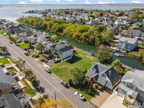3442 Colony Drive, Baldwin Harbor NY 11510