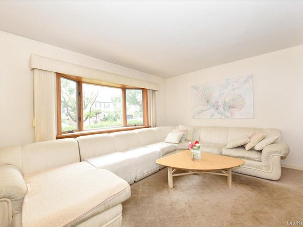 7906 214th Street, Oakland Gardens NY 11364