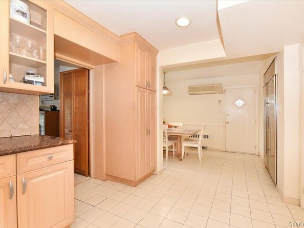 7906 214th Street, Oakland Gardens NY 11364