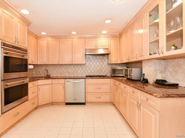 7906 214th Street, Oakland Gardens NY 11364