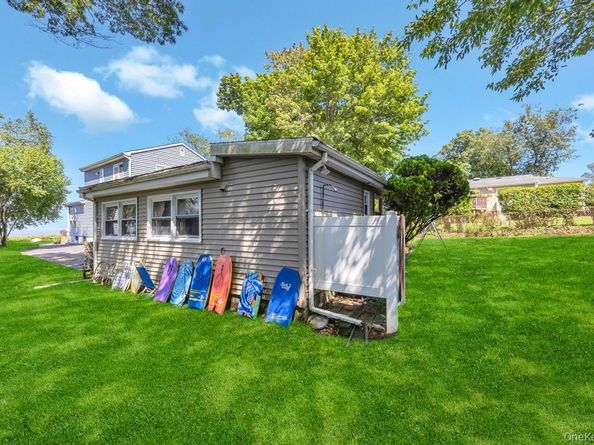 120 Soundview Drive, Rocky Point NY 11778