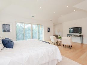 34 Woodland Place, Great Neck NY 11021