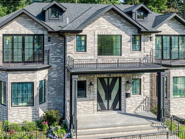 34 Woodland Place, Great Neck NY 11021