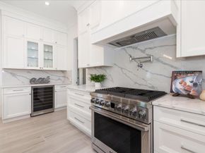 34 Woodland Place, Great Neck NY 11021