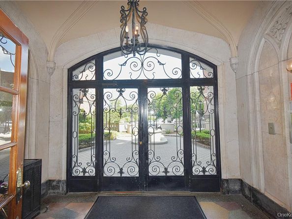 60 W Broad Street 1L, Fleetwood NY 10552