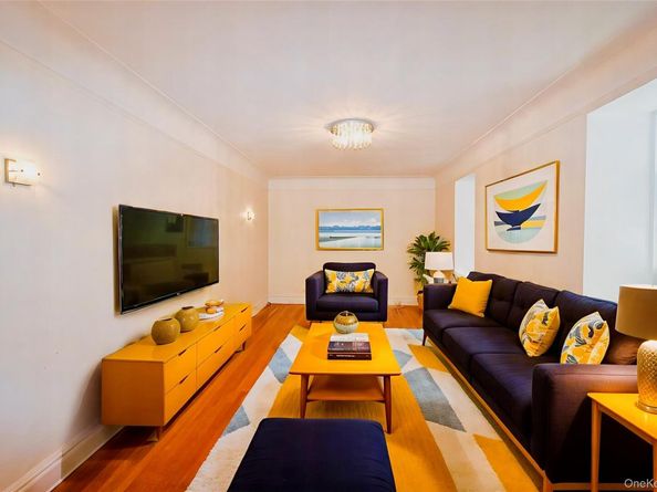 60 W Broad Street 1L, Fleetwood NY 10552