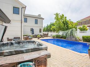 165 W Walnut Street, Long Beach NY 11561