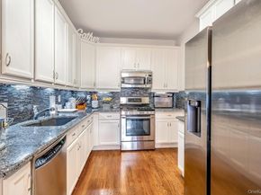 128 Cinnamon Court, Melville NY 11747