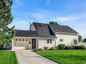 25 Turn Lane, Levittown NY 11756