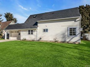 25 Turn Lane, Levittown NY 11756