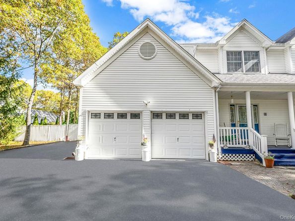 22 Jerusalem Hollow Road, Manorville NY 11949