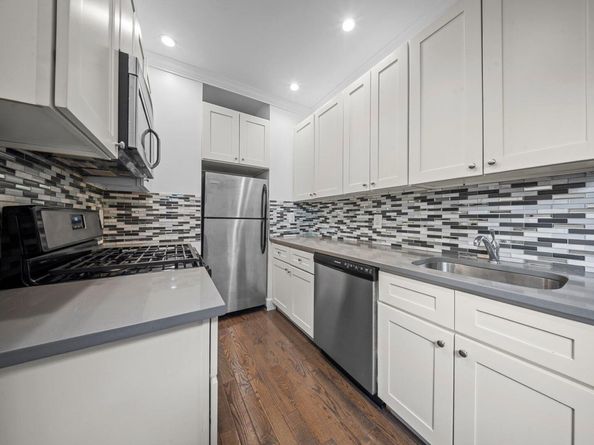 21-06 35th Street 3E, Astoria NY 11105