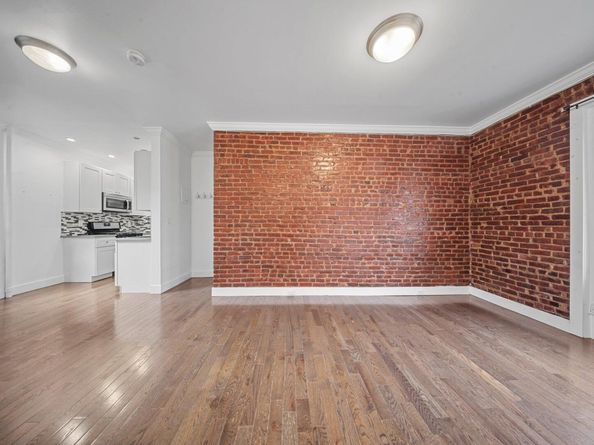 21-06 35th Street 3E, Astoria NY 11105