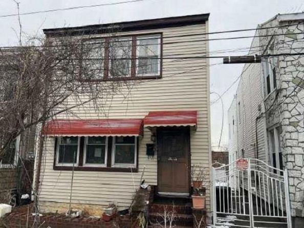 13037 92nd Avenue, Richmond Hill NY 11418