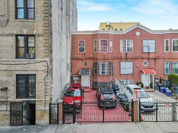 999 Kelly St
