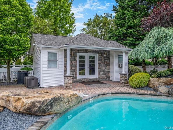 43 Casey Lane, Mount Sinai NY 11766