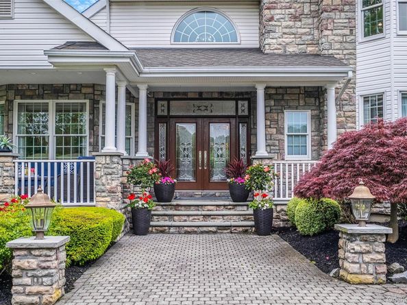 43 Casey Lane, Mount Sinai NY 11766