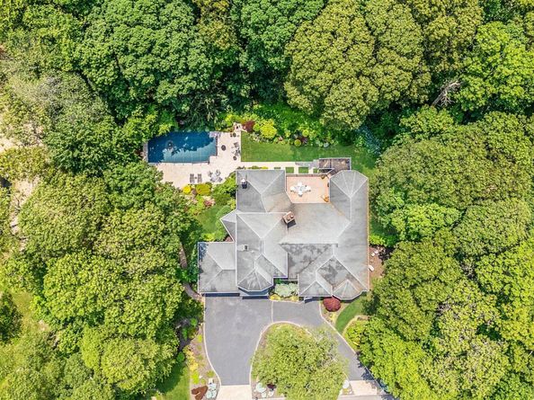 6 Ring Neck Court, Wading River NY 11792