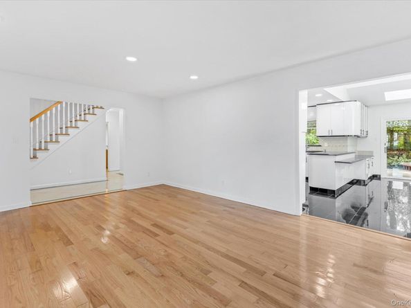 2 Westbourne Lane, Melville NY 11747