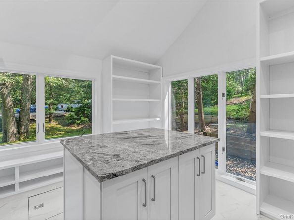 2 Westbourne Lane, Melville NY 11747