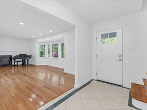 2 Westbourne Lane, Melville NY 11747