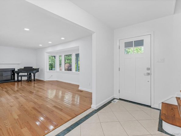 2 Westbourne Lane, Melville NY 11747