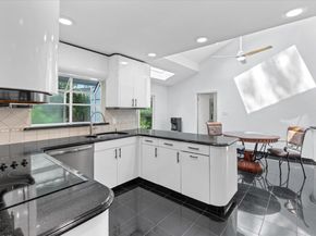 2 Westbourne Lane, Melville NY 11747