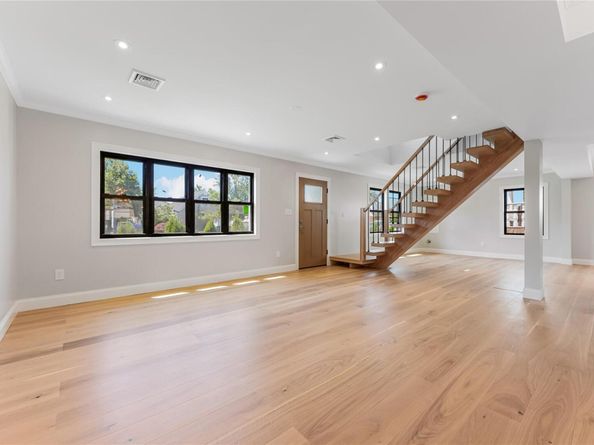 41 Madison Avenue, New Hyde Park NY 11040