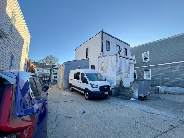 98-07 35th Ave, Corona NY 11368