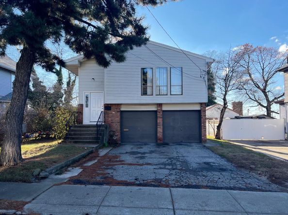 22 High Street, Roslyn Heights NY 11577