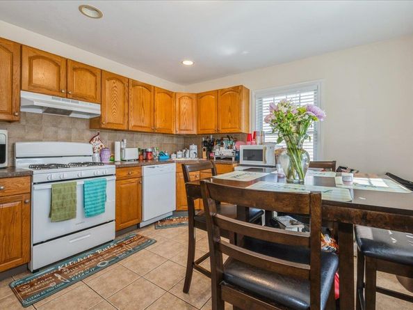 35 East Avenue, Glen Cove NY 11542