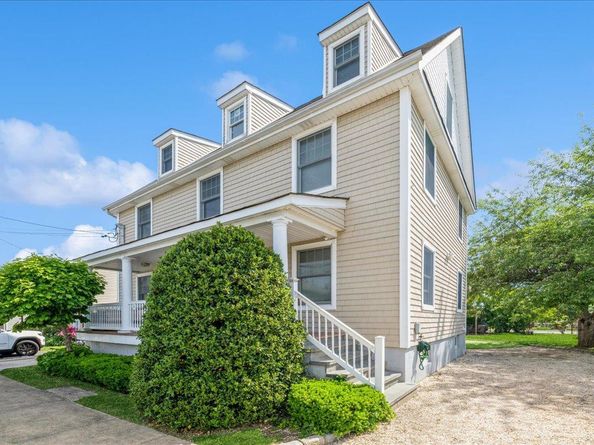 35 East Avenue, Glen Cove NY 11542