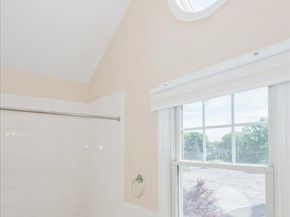 35 East Avenue, Glen Cove NY 11542