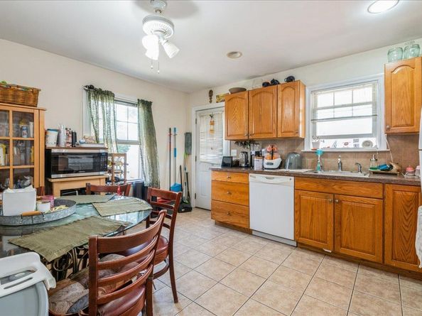 35 East Avenue, Glen Cove NY 11542