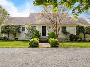 6 Beech Hollow Court
