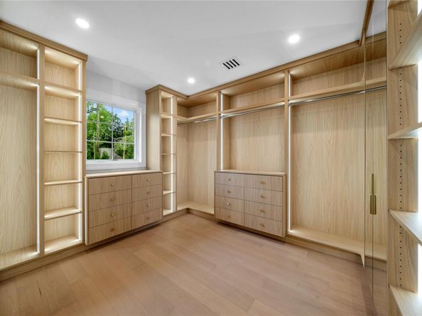 46 Snapdragon Lane, Roslyn Heights NY 11577