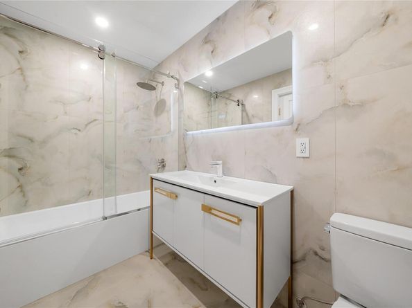 46 Snapdragon Lane, Roslyn Heights NY 11577