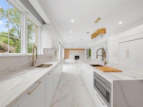 46 Snapdragon Lane, Roslyn Heights NY 11577