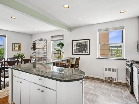 162-41 Powells Cove Boulevard 4G, Beechhurst NY 11357