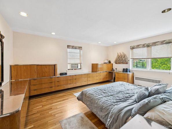 162-41 Powells Cove Boulevard 4G, Beechhurst NY 11357