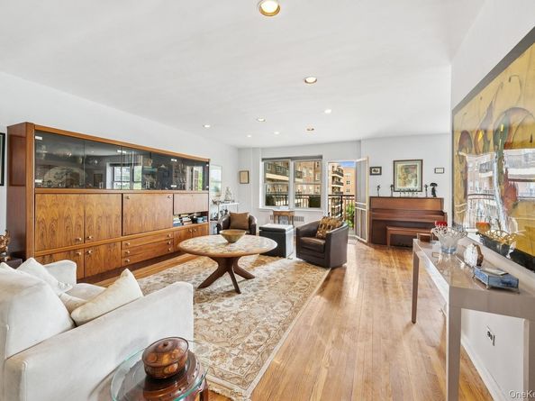 162-41 Powells Cove Boulevard 4G, Beechhurst NY 11357