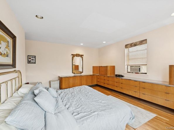 162-41 Powells Cove Boulevard 4G, Beechhurst NY 11357