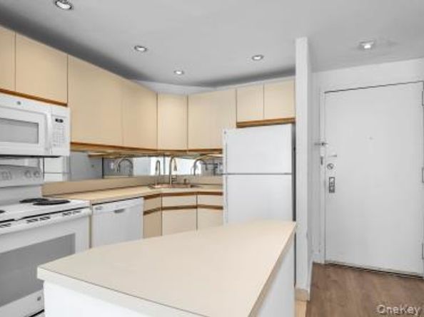 440 W Broadway 3A, Long Beach NY 11561