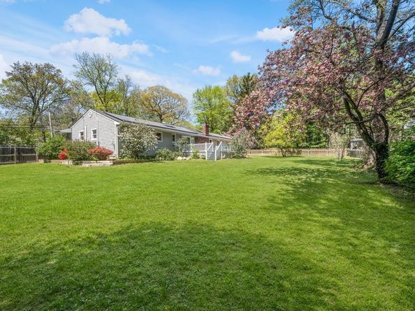 85 Meadow Glen Road, Fort Salonga NY 11768