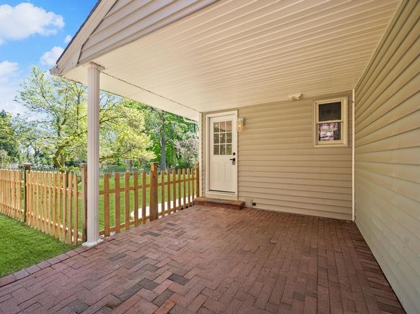 85 Meadow Glen Road, Fort Salonga NY 11768