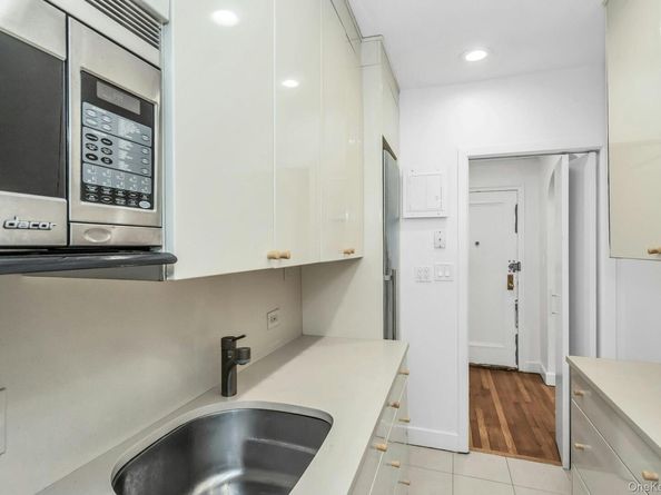 83-80 118 Street 3P, Kew Gardens NY 11415