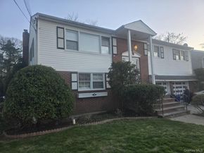 1571 Greenway Boulevard, Valley Stream NY 11580