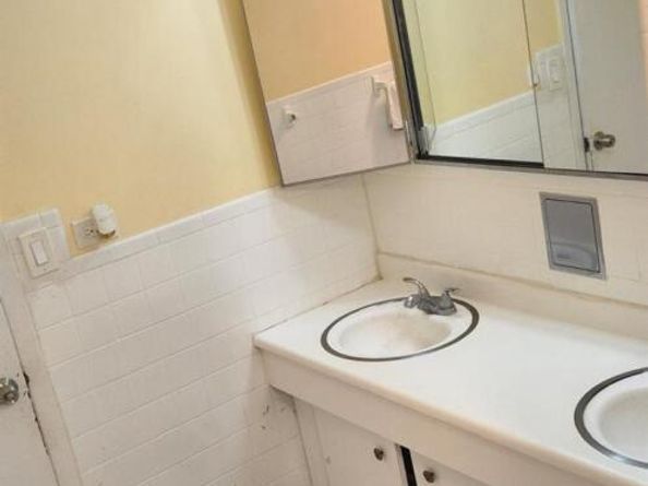 1571 Greenway Boulevard, Valley Stream NY 11580